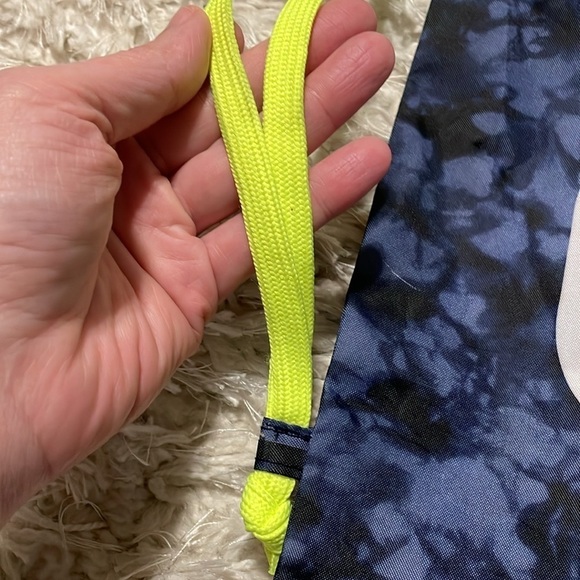 ATHLETA Girl Blue Tie Dye Cinch Sack Workout Backpack - Picture 8 of 8